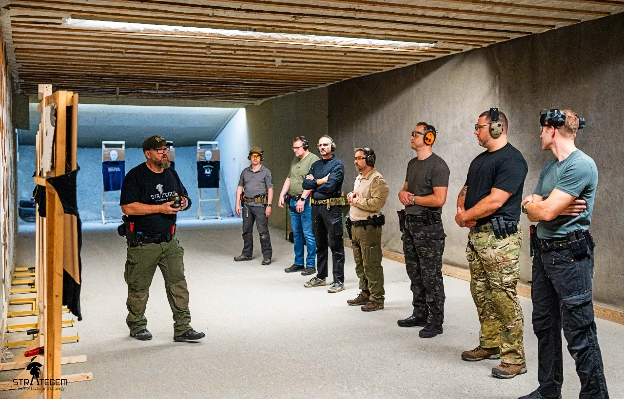 Strategem, Center Axis Relock, Trainer, pistolentraining.at, Innviertler Schützenhof, Selbstverteidigung, Pistole, Schießausbildung