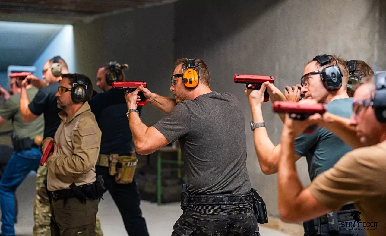 Strategem, Center Axis Relock, Trainer, pistolentraining.at, Innviertler Schützenhof, Selbstverteidigung, Pistole, Schießausbildung