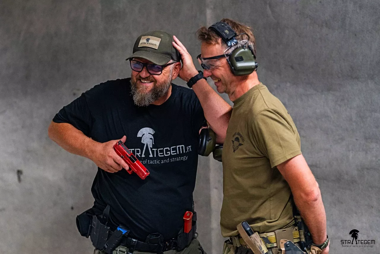 Strategem, Center Axis Relock, Trainer, pistolentraining.at, Innviertler Schützenhof, Selbstverteidigung, Pistole, Schießausbildung